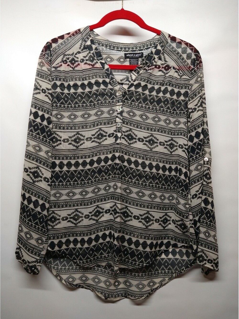 About A Girl Women's Medium Blouse 052